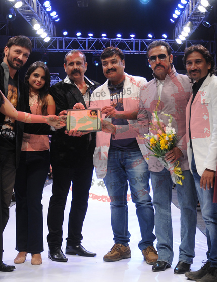 p23v7iu3Gulshan_Teamjpg