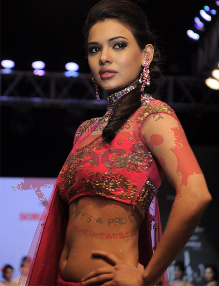 xwg4wbffSarah_Laurenjpg